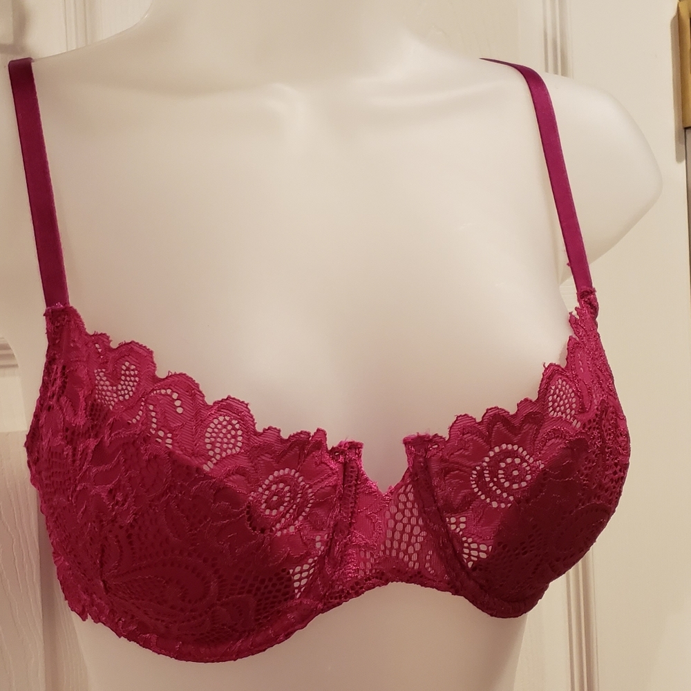 Victoria's Secret padded bra and matching boy cut panty. Never worn. - Picture 2 of 9